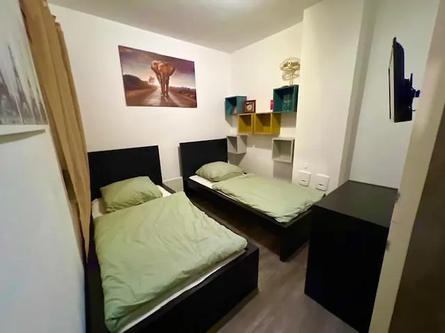 Schoenes Hinterhaus Naehe Badesee